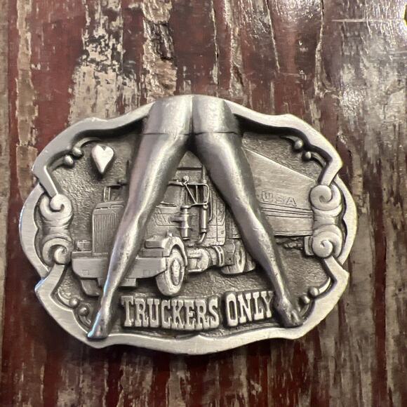 1992 TRUCKERS ONLY BELT BUCKLE - DRAGON COLLECTION - ENGLAND -3.5” - Picture 1 of 5